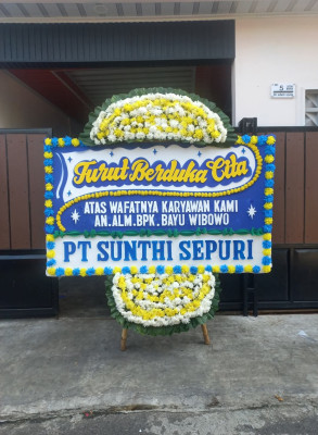 Papan Bunga Duka di Karubaga