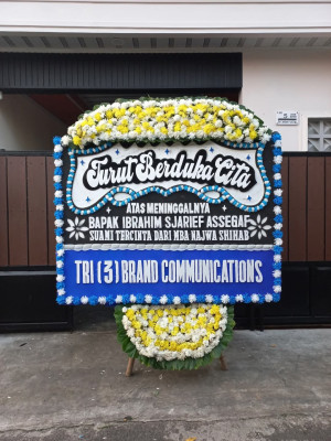 Papan Bunga Duka di Karubaga
